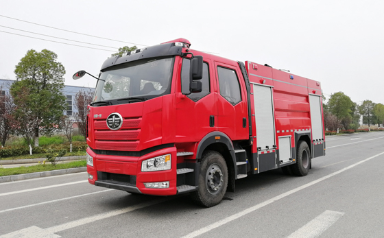 解放8噸泡沫消防車