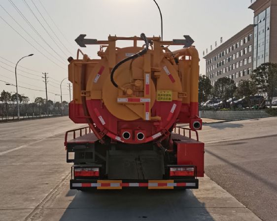 東風10方清洗吸污車